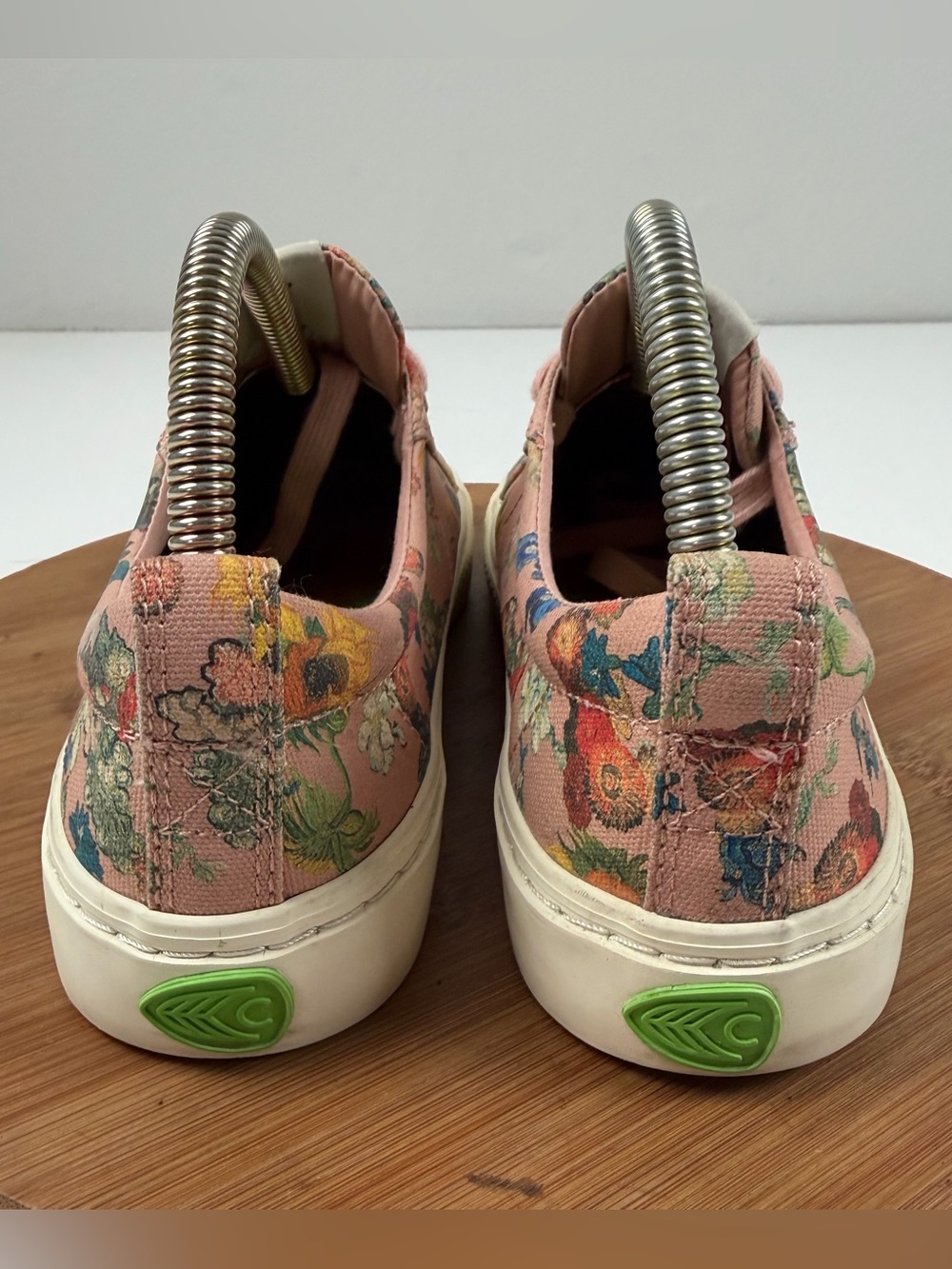 Cariuma x Vincent Van Gogh Museum Low-Top Sneakers - Picture 4 of 10